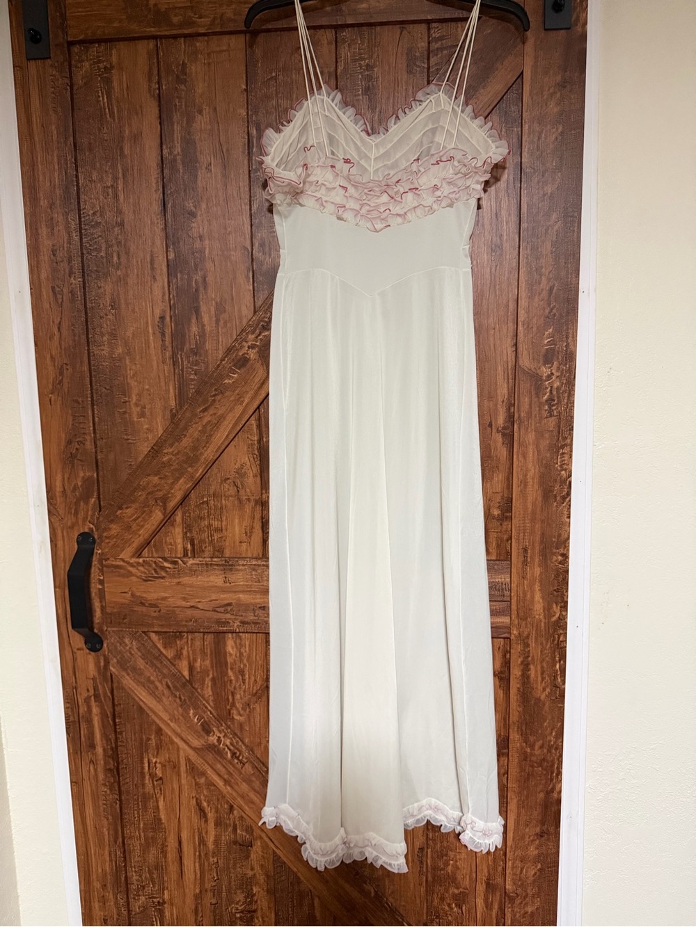 Vintage 60’s Vanity Fair Mary Poppins Ruffle full length Nightgown Size 34 Small - Picture 2 of 10